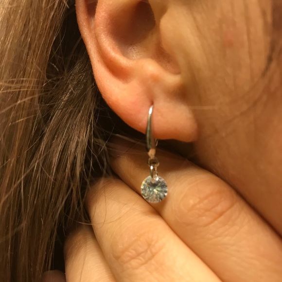 NEW!💙💎BEAUTIFUL! DROP CZ EARRINGS!💎💙BLING! NWT - Picture 7 of 8